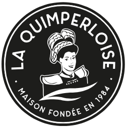 Image de bigoudenne stylisée en noir et blanc dans un cercle avec inscrit dedans "La Quimperloise, Maison fondée en 1984"