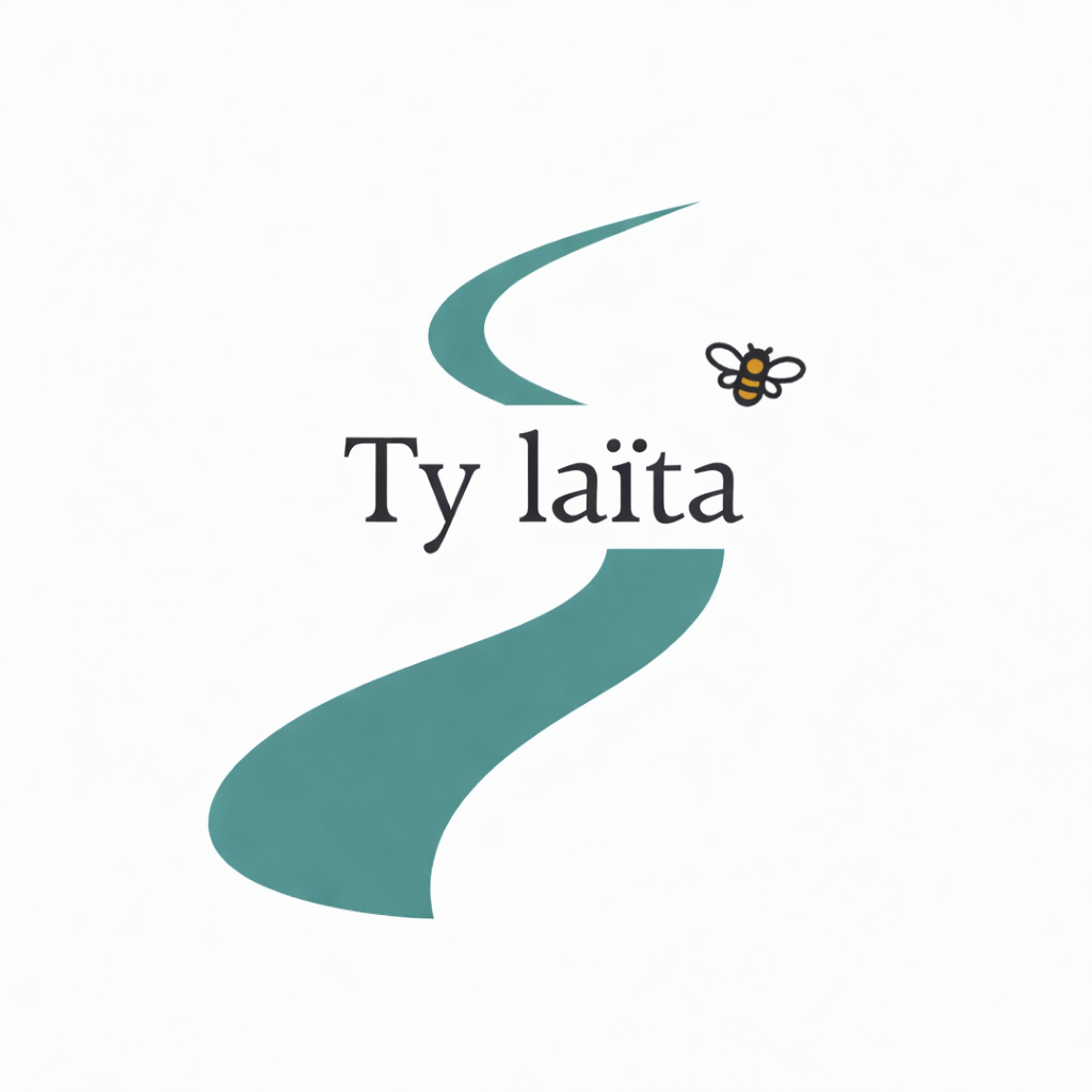 Logo représentant une rivière avec le texte Ty Laïta au milieu